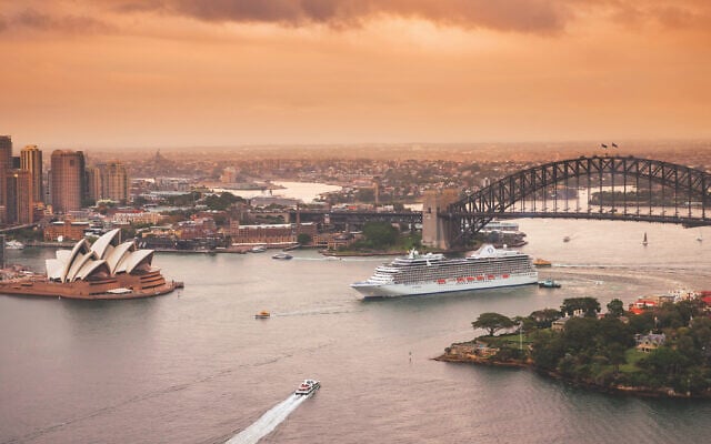 The Oceania Marina in Sydney Harbour, March 2013 The Oceania Marina in Sydney Harbour, March 2013