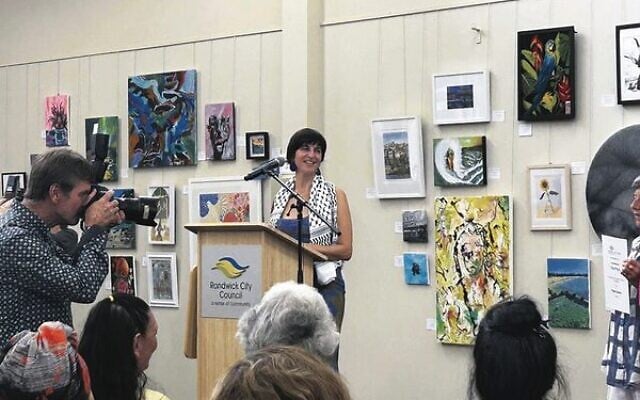 Greens councillor Rafaela Pandolfini wore a keffiyeh at the Randwick City Council's women's art exhibition. Greens councillor Rafaela Pandolfini wore a keffiyeh at the Randwick City Council's women's art exhibition.