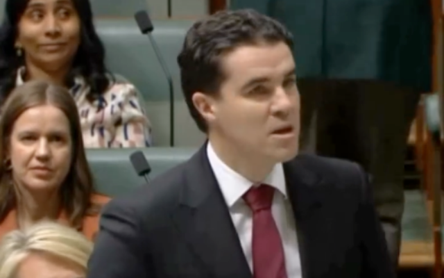 Assistant Foreign Affairs Minister Tim Watts moves the motion. Assistant Foreign Affairs Minister Tim Watts moves the motion.