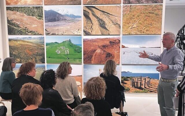 Andrew Rogers discussing his land art Rhythms of Life at the Jewish Museum of Australia. Andrew Rogers discussing his land art Rhythms of Life at the Jewish Museum of Australia.