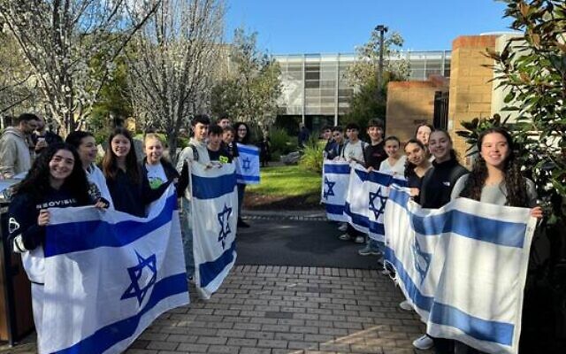 The welcome for the Israeli families at Bialik College. The welcome for the Israeli families at Bialik College.