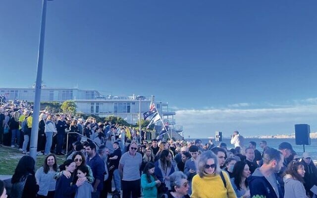 Hundreds attending a vigil at Bondi Beach at 6.29am on Monday morning. Hundreds attending a vigil at Bondi Beach at 6.29am on Monday morning.