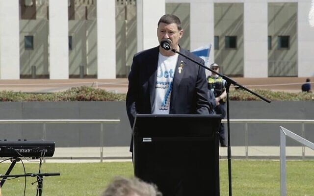 Mike Kelly addresses the Never Again is Now rally. Photo: Facebook/Screenshot Mike Kelly addresses the Never Again is Now rally. Photo: Facebook/Screenshot