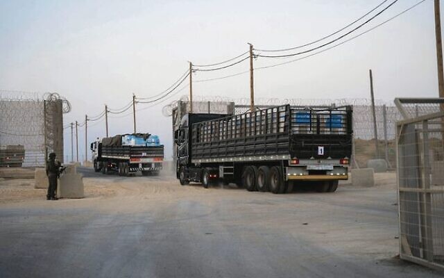 237 trucks carrying aid entered Gaza with the coordination of COGAT on October 22. Photo: IDF 237 trucks carrying aid entered Gaza with the coordination of COGAT on October 22. Photo: IDF