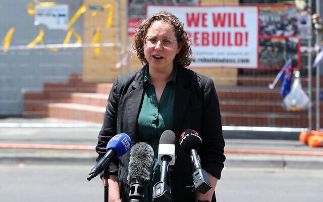 Naomi Levin, CEO of JCCV speaking outside the firebombed Adass Israel synagogue. Photo: Peter Haskin Naomi Levin, CEO of JCCV speaking outside the firebombed Adass Israel synagogue. Photo: Peter Haskin