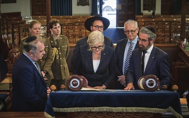 From left: Governor-General Sam Mostyn, Benjamin Klein, Simeon Beckett and Rabbi Yaakov Glasman. Photo: Andrew Dakin From left: Governor-General Sam Mostyn, Benjamin Klein, Simeon Beckett and Rabbi Yaakov Glasman. Photo: Andrew Dakin