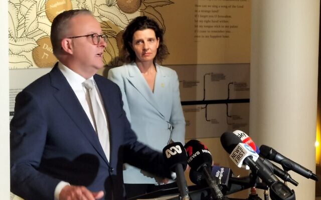 Prime Minister Anthony Albanese and Member for Wentworth Allegra Spender at the Sydney Jewish Museum. Photo: Shane Desiatnik Prime Minister Anthony Albanese and Member for Wentworth Allegra Spender at the Sydney Jewish Museum. Photo: Shane Desiatnik