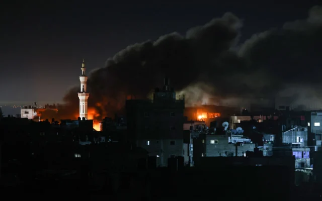 Illustrative: Smoke billows during strikes on Rafah in the southern Gaza Strip on February 12, 2024 (SAID KHATIB / AFP) Illustrative: Smoke billows during strikes on Rafah in the southern Gaza Strip on February 12, 2024 (SAID KHATIB / AFP)