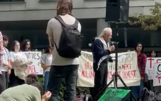 Anti-Zionist academic Peter Slezak speaking at UTS. Anti-Zionist academic Peter Slezak speaking at UTS.