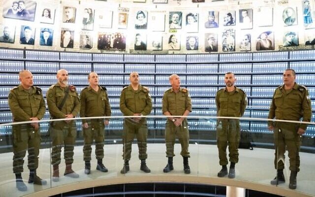 The IDF General Staff at Yad Vashem. Photo: IDF The IDF General Staff at Yad Vashem. Photo: IDF