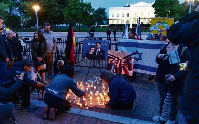Mourners outside the White House last Thursday. Photo: Luke Tress/Times of Israel Mourners outside the White House last Thursday. Photo: Luke Tress/Times of Israel