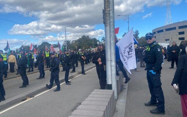 Victoria Police formed a ring around the Lions of Zion counter protestors as the Nakba Day March passed. Photo: Lions of Zion. Victoria Police formed a ring around the Lions of Zion counter protestors as the Nakba Day March passed. Photo: Lions of Zion.