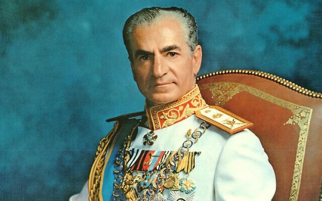 Mohammad Reza Shah Pahlavi in his official 1973 portrait. Mohammad Reza Shah Pahlavi in his official 1973 portrait.