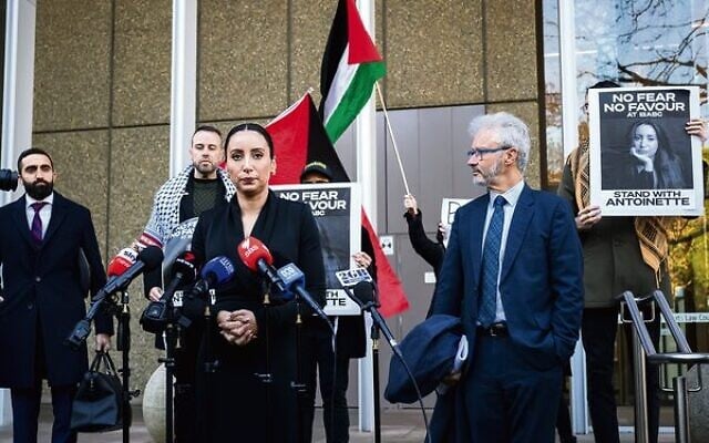 Antoinette Lattouf (centre) speaks to the media outside the Federal Court in Sydney last Wednesday.
Photo: AAP Image/Bianca De Marchi Antoinette Lattouf (centre) speaks to the media outside the Federal Court in Sydney last Wednesday.
Photo: AAP Image/Bianca De Marchi