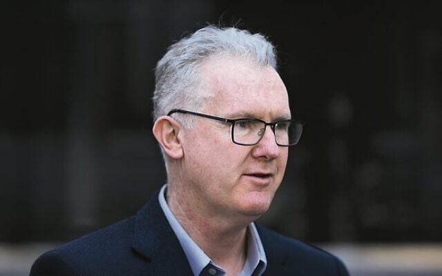 Minister for Home Affairs Tony Burke, pictured here outside East Melbourne Hebrew Congregation on July 6, has defended the joint statement.
Photo: AAP Image/James Ross Minister for Home Affairs Tony Burke, pictured here outside East Melbourne Hebrew Congregation on July 6, has defended the joint statement.
Photo: AAP Image/James Ross