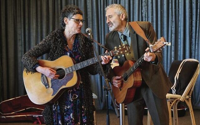Deborah Conway and Willy Zygier performing. Deborah Conway and Willy Zygier performing.