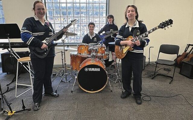 Bialik band rehearsing. Bialik band rehearsing.