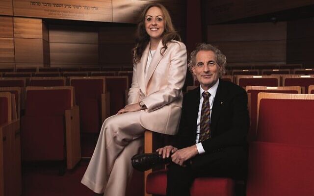 Rabbi Jacqueline Ninio and Rabbi Jeffrey Kamins at Emanuel Synagogue.
Photo: Benjamin Ryan Rabbi Jacqueline Ninio and Rabbi Jeffrey Kamins at Emanuel Synagogue.
Photo: Benjamin Ryan