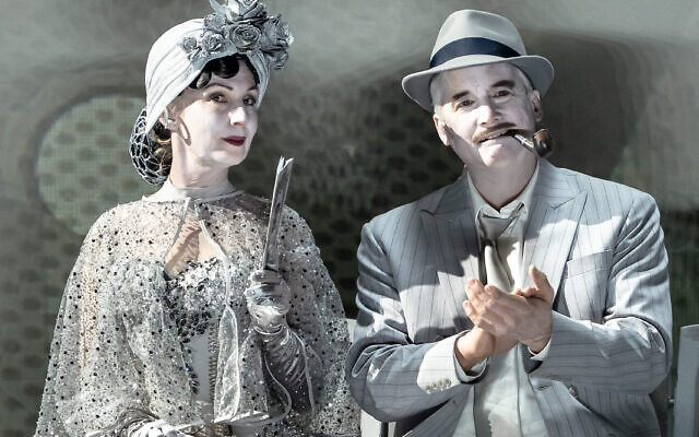 Lisa McCune and Ian Stenlake star in The 39 Steps. Photo: Cameron Grant Lisa McCune and Ian Stenlake star in The 39 Steps. Photo: Cameron Grant