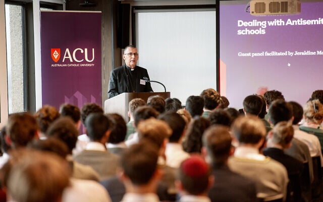 High school students from Jewish and Catholic schools in Sydney came together at a forum to mark the 60th anniversary of Nostra Aetate. High school students from Jewish and Catholic schools in Sydney came together at a forum to mark the 60th anniversary of Nostra Aetate.