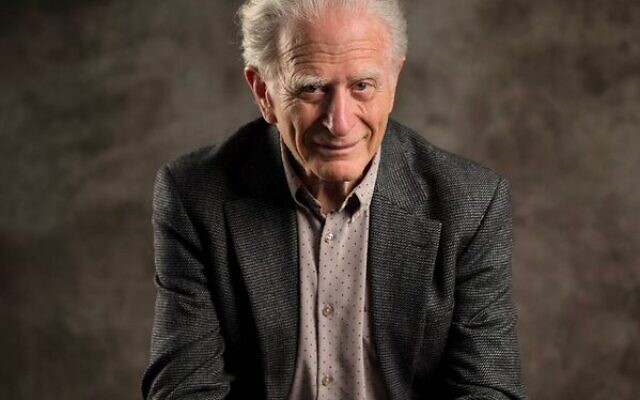 Maurice Linker. Photo: Sydney Jewish Museum Maurice Linker. Photo: Sydney Jewish Museum