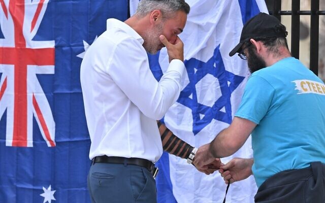 Executive Council of Australian Jewry co-CEO Alex Ryvchin at the site of the Bondi massacre. Photo- AAP Image/Mick Tsikas/Facebook. Executive Council of Australian Jewry co-CEO Alex Ryvchin at the site of the Bondi massacre. Photo- AAP Image/Mick Tsikas/Facebook.