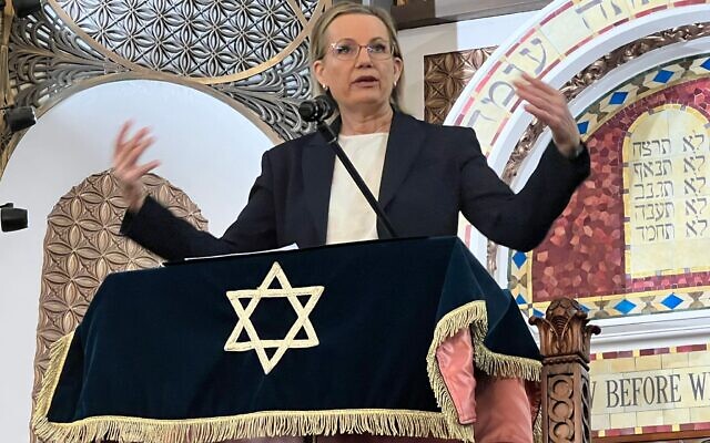 Opposition leader Sussan Ley, speaking at St Kilda shule. Photo Bruce Hill. Opposition leader Sussan Ley, speaking at St Kilda shule. Photo Bruce Hill.