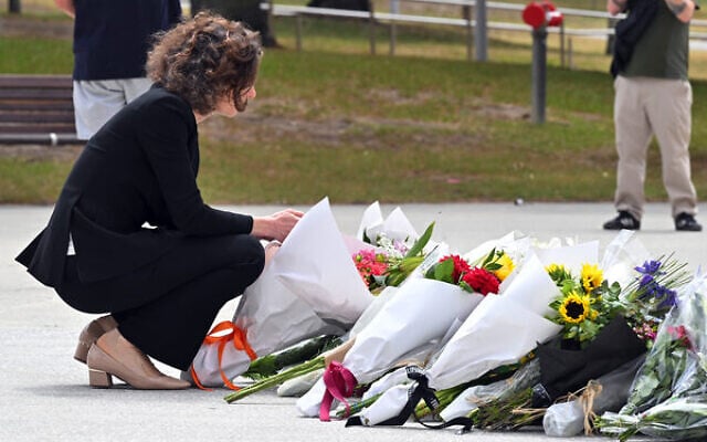 Allegra Spender lays flowers at Bondi Pavilion on Monday, December 15, 2025. Photo: AAP Image/Mick Tsikas Allegra Spender lays flowers at Bondi Pavilion on Monday, December 15, 2025. Photo: AAP Image/Mick Tsikas