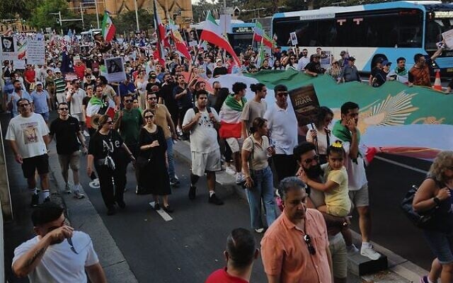 Iranian Australians and allies march in Sydney against the Islamic regime. Photo: Supplied Iranian Australians and allies march in Sydney against the Islamic regime. Photo: Supplied