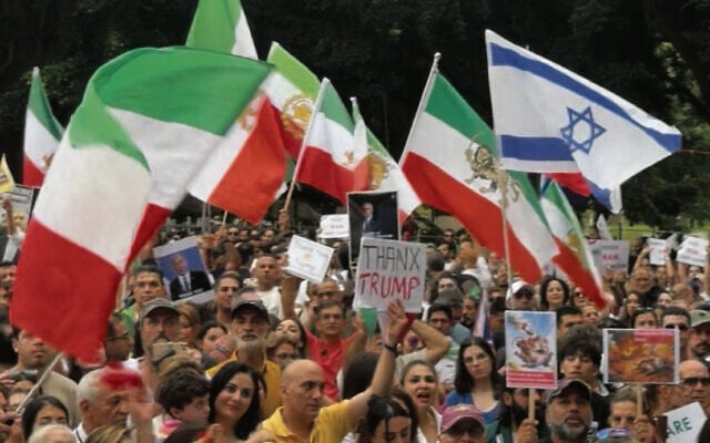 Photo: Iranian Australians and their supporters rally at Hyde Park. Photo: Iranian Australians and their supporters rally at Hyde Park.