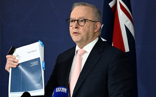 Prime Minister Anthony Albanese addresses the media at the Commonwealth Parliamentary Offices in Sydney, Thursday, April 30, 2026. Photo: AAP Image/Dan Himbrechts Prime Minister Anthony Albanese addresses the media at the Commonwealth Parliamentary Offices in Sydney, Thursday, April 30, 2026. Photo: AAP Image/Dan Himbrechts