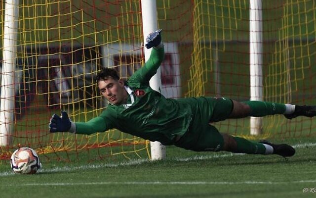 Daniel Solsky making a diving save for the Wollongong Wolves in May.
Photo: Richie Wagner Daniel Solsky making a diving save for the Wollongong Wolves in May.
Photo: Richie Wagner