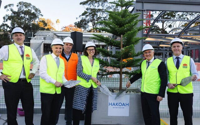 From left: Steve Kamper MP, Matt Thistlethwaite, Jamie Crookes (builder), Allegra Spender MP, Steven Lowy, Chris Minns MP. Photo: Giselle Haber From left: Steve Kamper MP, Matt Thistlethwaite, Jamie Crookes (builder), Allegra Spender MP, Steven Lowy, Chris Minns MP. Photo: Giselle Haber