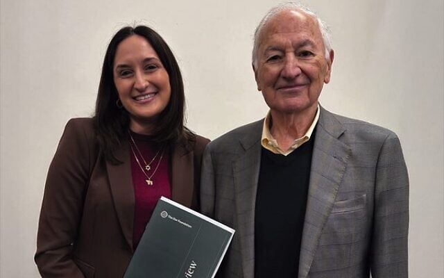 Dor Foundation CEO Tahli Blicblau with Michael Dunkel at the June Honours Club session. Dor Foundation CEO Tahli Blicblau with Michael Dunkel at the June Honours Club session.