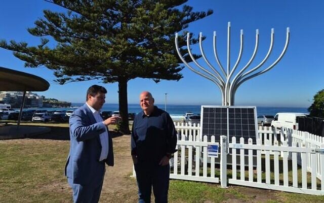 Waverley Mayor Will Nemesh (left) and Sha'ar HaNegev Mayor Ori Epstein at Bondi. Photo: Gareth Narunsky Waverley Mayor Will Nemesh (left) and Sha'ar HaNegev Mayor Ori Epstein at Bondi. Photo: Gareth Narunsky