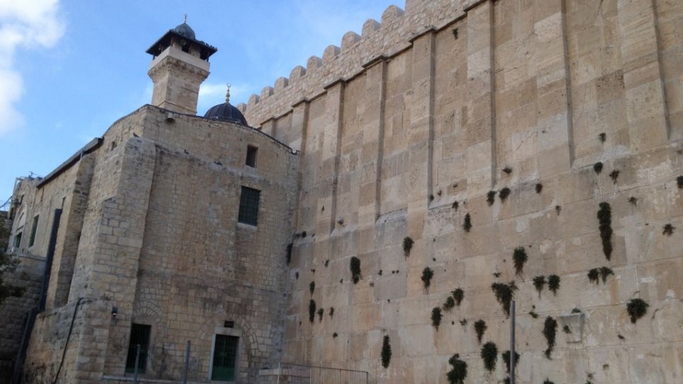 مغارة الاولياء في الحرم الابراهيمي الشريف في الخليل (بعدسة الحانان ميلر/ طاقم تايمز أوف اسرائيل)