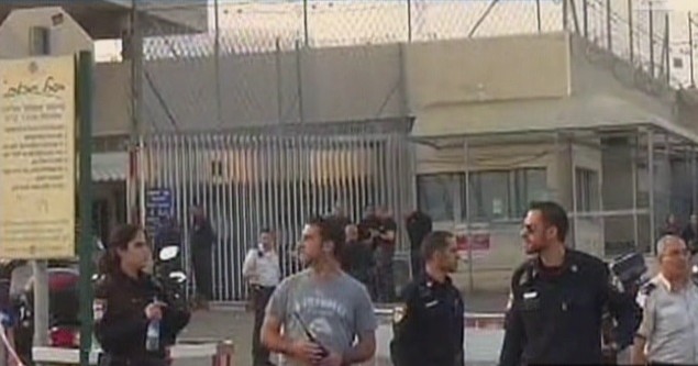 صورة شاشة من سجن ريمونيم اثناء الحادث (من شاشة القناة الثانية)