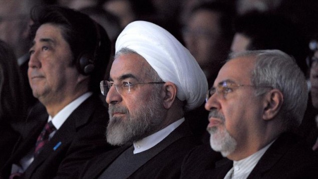 الرئيس الايراني حسن روحاني ووزير خارجيته محمد جواد ظريف في دافوس 22 يناير 2014 (AFP)