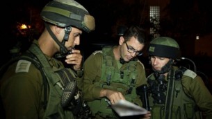 جنود اسرائيليون  في مخيم الجلبون قضاء الخليل June 16, 2014 -IDF spokesperson/Flash90