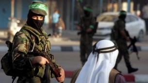 احد رجال كاتئب عز الدين القسام في غزة، مايو ٢٠١٤ (فلاش ٩٠)