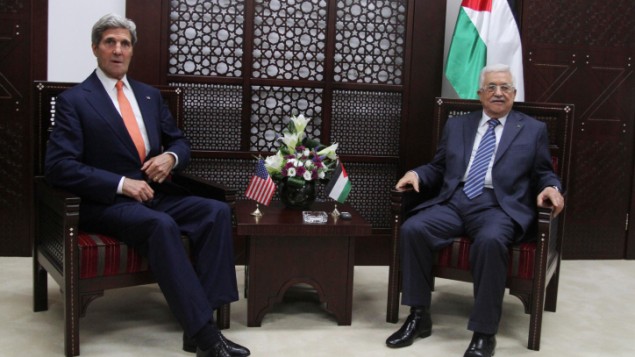 وزير الخارجية الامريكية جون كيري في لقاء رئيس السلطة الفلسطينية محمود عباس الاربعاء 23 يوليو 2014 (عصام ريماوي/ فلاش 90) وزير الخارجية الامريكية جون كيري في لقاء رئيس السلطة الفلسطينية محمود عباس الاربعاء 23 يوليو 2014 (عصام ريماوي/ فلاش 90)