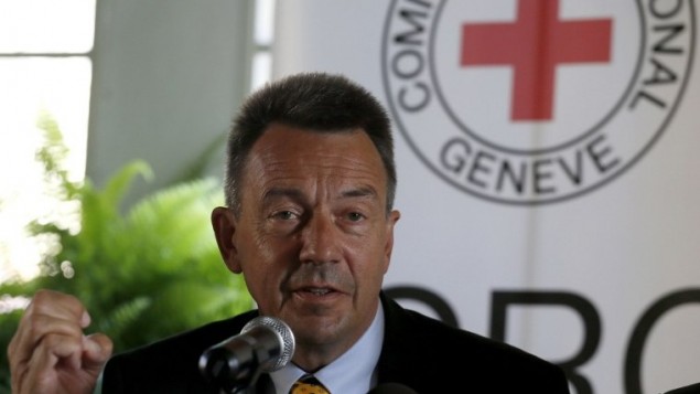 رئيس اللجنة الدولية للصليب الأحمر (ICRC) بيتر مورير يتحدث خلال مؤتمر صحفي في القدس 7 أغسطس 2014 عقب زيارته إلى قطاع غزة. AFP PHOTO / GALI TIBBON رئيس اللجنة الدولية للصليب الأحمر (ICRC) بيتر مورير يتحدث خلال مؤتمر صحفي في القدس 7 أغسطس 2014 عقب زيارته إلى قطاع غزة. AFP PHOTO / GALI TIBBON