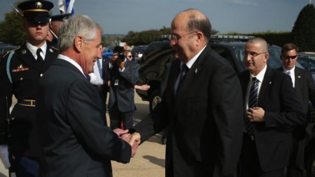 زير الدفاع الأمريكي تشاك هاغل (L) ووزير الدفاع الإسرائيلي موشيه يعلون 21 أكتوبر 2014 في البنتاغون في أرلينغتون بولاية فيرجينيا. Alex Wong/Getty Images/AFP زير الدفاع الأمريكي تشاك هاغل (L) ووزير الدفاع الإسرائيلي موشيه يعلون 21 أكتوبر 2014 في البنتاغون في أرلينغتون بولاية فيرجينيا. Alex Wong/Getty Images/AFP