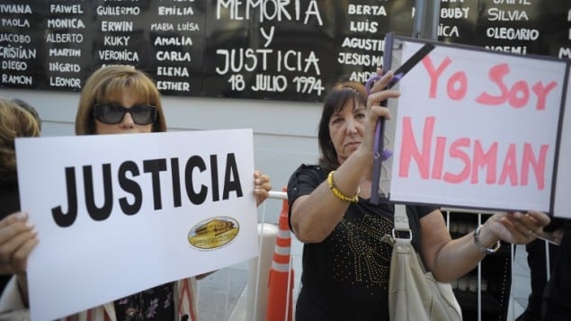 بوينس آيرس  21 يناير  2015، احتجاج على وفاة المدعي العام الارجنتيني البرتو نيسمان AFP/Alejandro PAGNI