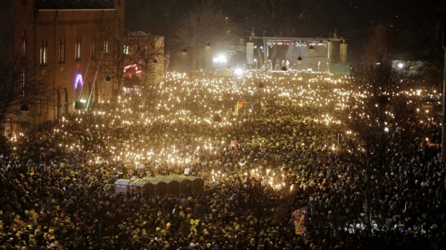 الحشود تحمل الشموع لذكرى ضحايا الهجوم في كوبنهاغن قبل ايام، 16 فبراير 2015 (ASGER LADEFOGED / SCANPIX DENMARK / AFP) الحشود تحمل الشموع لذكرى ضحايا الهجوم في كوبنهاغن قبل ايام، 16 فبراير 2015 (ASGER LADEFOGED / SCANPIX DENMARK / AFP)