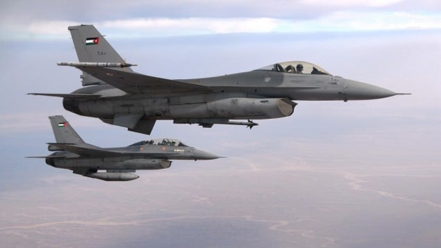 صورة توضيحية لطائرات حربية اردنية من طراز اف-16 (CC BY-SA 3.0, by Caycee Cook, US Air Force, Wikimedia Commons)