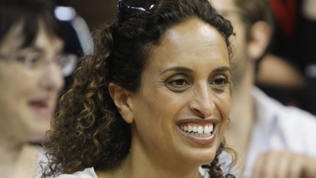 المغنية الإسرائيلية من اصول يمنية اخينوعم نيني، المعروفة باسمها الفني نوا، 31 يوليو 2013 (Miriam Alster / Flash90)
