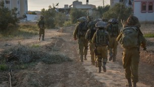 صورة توضيحية لجنود اسرائيليين في غزة خلال عملية الجرف الصامد (IDF Spokesperson's Unit/ Flickr)