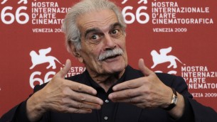 (ارشيف) - الفنان المصري عمر الشريف في مهرجان البندقية للأفلام، 10 سبتمبر 2009 (DAMIEN MEYER / AFP)