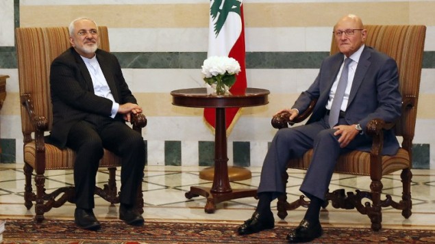 رئيس الوزراء اللبناني تمام سلام مع وزير الخارجية الإيراني محمد جواد ظريف في بيروت، 11 اغسطس 2015 (ANWAR AMRO / AFP)
